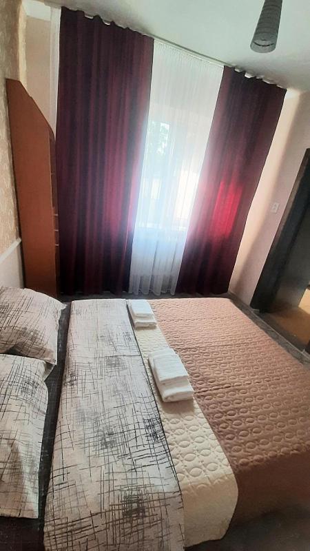 Guest House - Гостевой Частный Дом นิปโปร ภายนอก รูปภาพ
